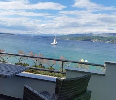 Silo Apartment | Oceanfront App Marin: Guest Rated 9.8, Perfect for Families