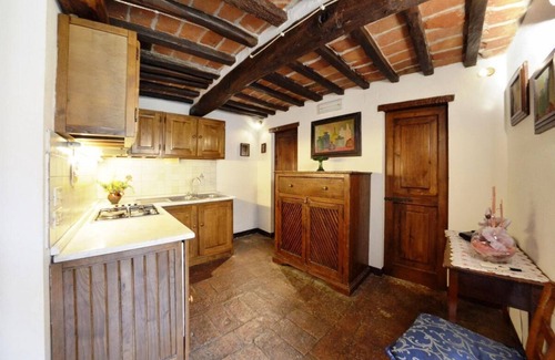 San Pietro a Cegliolo Apartment | Beautiful Farmhouse with Pool Near Cortona, Pet-Friendly