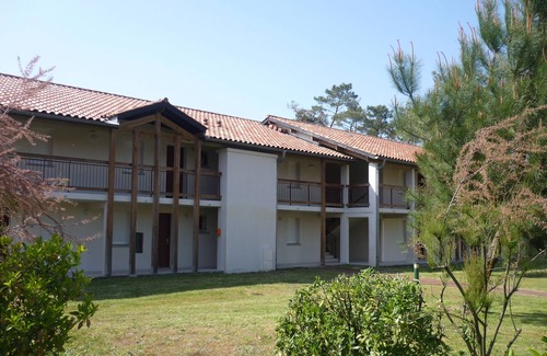 Ondres Apartment | Family-Friendly T3 Apartment with Pool and Breakfast Included