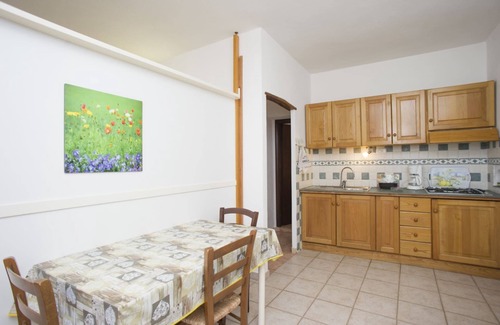 Morcone Apartment | Cozy App.Ti Morcone - Family-Friendly Getaway with Kitchen