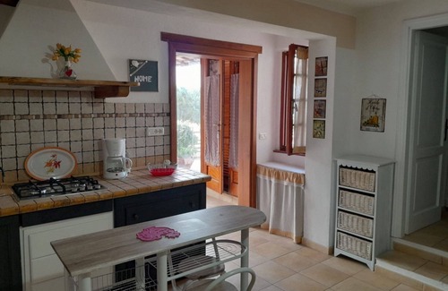 Morcone Apartment | Cozy App.Ti Morcone - Family-Friendly with Kitchen & Breakfast