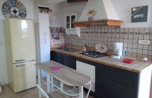 Morcone Apartment | Cozy App.Ti Morcone - Family-Friendly with Kitchen & Breakfast