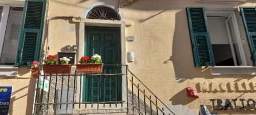 Riomaggiore Apartment | Explore App VIA COLOMBO 99 CA' DAI SUCHEI - Rated 9.7/10