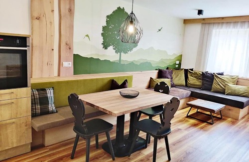 Gudon Apartment | Family-Friendly Retreat at App Weissenschmied Awaiting You