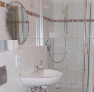 Oberhavel Apartment | Eco-Friendly Stay at App. Weisses Haus - Rated 9/10