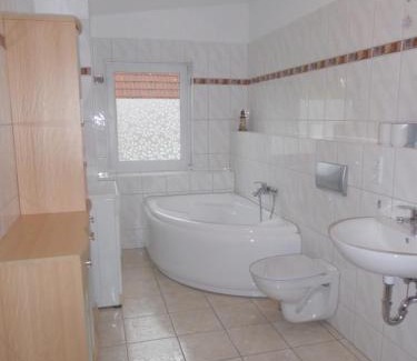 Oberhavel Apartment | Eco-Friendly Stay at App. Weisses Haus - Rated 9/10