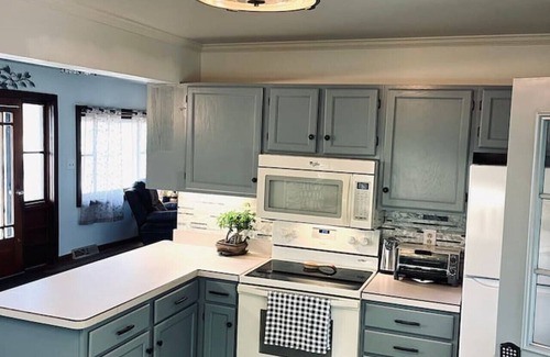 Mill Run House | Cozy Appalachian Mountain Inn with Hot Tub near Ohiopyle