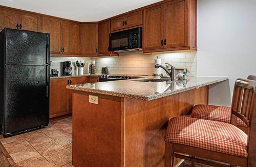 Vernon Condo | Inviting Mtn Front Resort with Pool, Hot Tubs & Wineries