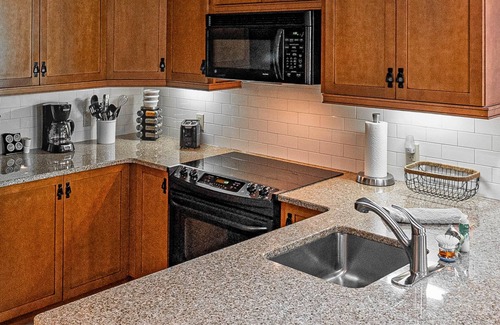 Vernon Condo | Inviting Mtn Front Resort with Pool, Hot Tubs & Wineries