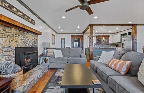 Wolf Laurel House | Experience the Appalachian Trail Cabin with Spa and Hot Tub