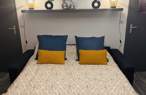 Evreux Apartment | Convenient Stay with Spa & Parking in Downtown Location