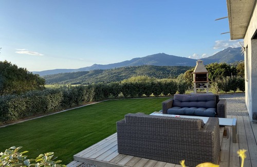 Propriano House | Apartment with Breathtaking Views and Family Amenities