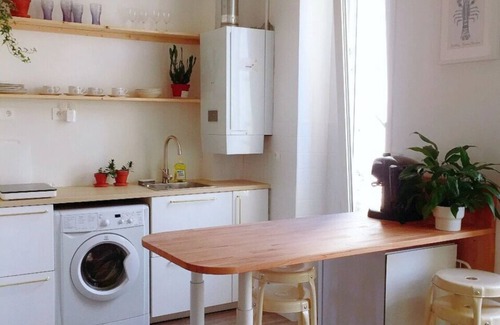 Maisons-Alfort Apartment | Cozy Apartment Near Paris with Child-Friendly Amenities