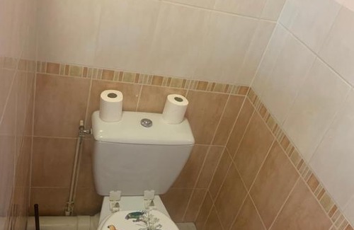 Ozoir-la-Ferriere Apartment | Charming Getaway in Seine-et-Marne - Child Friendly Stay