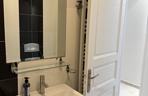 Tunis Apartment | Elegant Apparemment Haut Standing with Kitchen Amenities