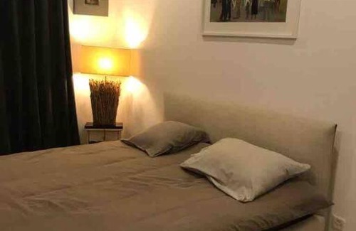 Perroy Apartment | Spacious Appart 100m², Steps from Rolle Beach & Pool
