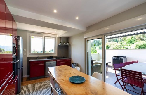 Behobie Apartment | Spacious 4-Star Apartment for Families Near Hendaye Beach
