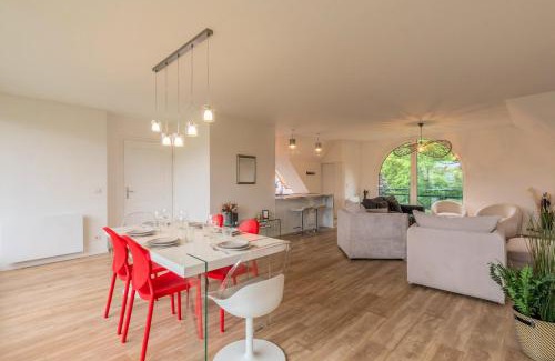 Roubaix Apartment | Family-Friendly 4-Star Apartment with Terrace & Parking