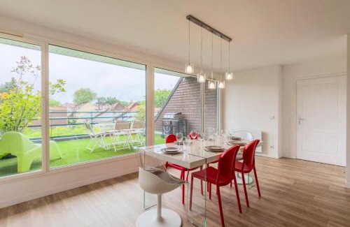 Roubaix Apartment | Family-Friendly 4-Star Apartment with Terrace & Parking
