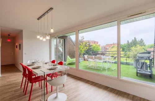 Roubaix Apartment | Family-Friendly 4-Star Apartment with Terrace & Parking