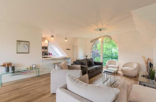 Roubaix Apartment | Family-Friendly 4-Star Apartment with Terrace & Parking