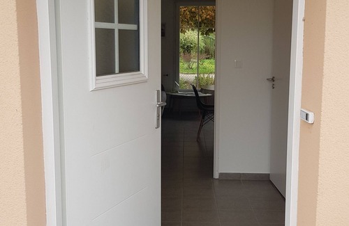 Saint-Valery-sur-Somme Apartment | Family-Friendly Appart 4* in St Valery-sur-Sur Mer with Pool