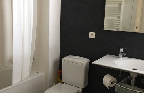 Sainte-Leocadie Apartment | Inviting Apartment with Heated Pool Near Spain, Rated 9.8