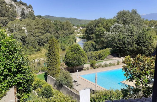Vaison-la-Romaine Apartment | Ideal Appart with Pool & Garden in Vaison la Romaine