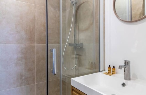 Gambetta Apartment | Appart 9pers#5Bedrooms#La Défense#Balcony