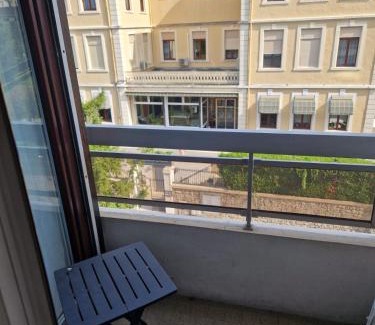 Aix-les-Bains City Center Apartment | Budget-Friendly Appart Aix: Ideal for Families & Guests