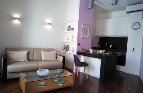 Mazarin Quarter Apartment | Scenic Appart Aix Mazarin with Oceanfront Views