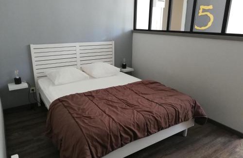 Saint-Laurent-sur-Sevre Apartment | Discover Appart-alma: Family-Friendly Retreat with Top Reviews