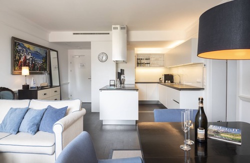 Poertschach am Woerthersee Apartment | Lakefront Apartment at Wörthersee with Private Beach Access