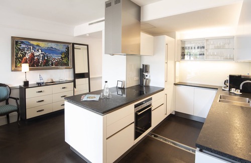Poertschach am Woerthersee Apartment | Lakefront Apartment at Wörthersee with Private Beach Access