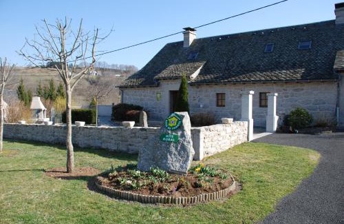 Cassuejouls Apartment | Pet-Friendly Appart'Aubrac - Rated 9.5/10 by Guests