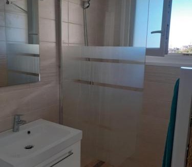 Equihen-Plage Apartment | Cozy Seaside Apartment with Ocean Views & Pet-Friendly Stay