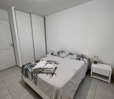 Le Carbet Apartment | Tranquil Appart Calme Vue Mer with Sea View and Family Comfort