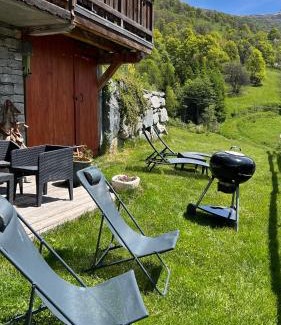 Saint-Marcel Apartment | Family-Friendly Appart Chocolat Chaud with Breakfast Included
