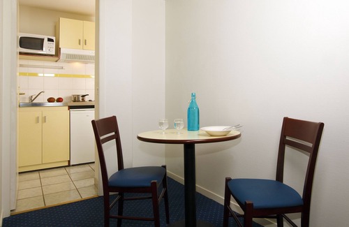 Blatin Apartment | Budget-Friendly Appart'City Classic in Clermont Ferrand