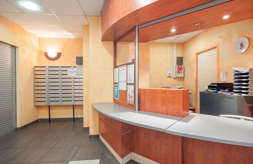 Blatin Apartment | Budget-Friendly Appart'City Classic in Clermont Ferrand
