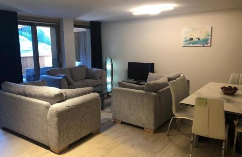 Arc-1600 Apartment | Elegant Apartment at Arcs 1600 with Pool & Spa Amenities