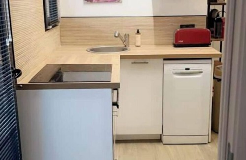 Grossa Apartment | Cozy Villa Apartment with Pool and Ocean Views