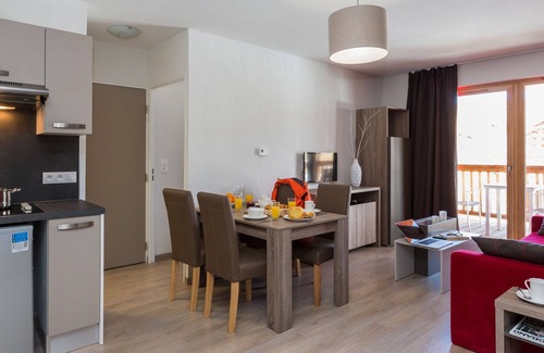 Plagne Villages Condo | Cozy Appart de Montagne with Free Wi-Fi and Pool Access