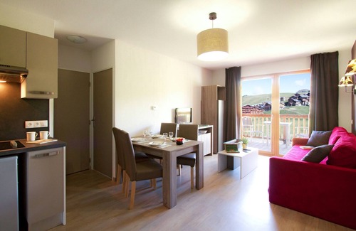 Plagne Villages Condo | Cozy Appart de Montagne with Free Wi-Fi and Pool Access