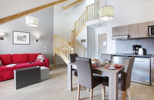 La Salle-les-Alpes Condo | Cozy Appart de Montagne with Shuttle Service & Pool Access