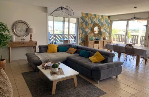 Saint-Cyprien Plage Apartment | Elegant Apartment Retreat with Pool and Child-Friendly Perks