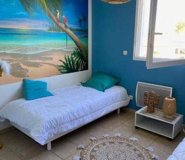 Saint-Cyprien Plage Apartment | Elegant Apartment Retreat with Pool and Child-Friendly Perks