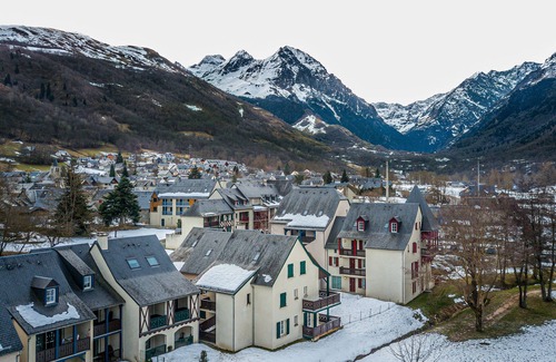 Peyragudes Condo | Cozy Duplex Near Two Ski Stations with Spa & Breakfast