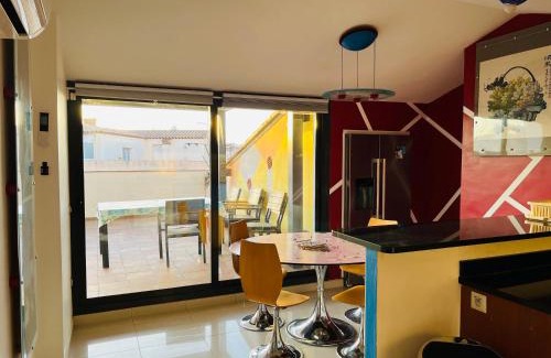 Roses Town Center Apartment | Top-Rated Appart Duplex Roses Plage with Oceanfront Views
