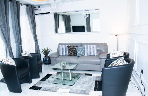 Douala Apartment | Family-Friendly Appart ELRESIDANCIEL Palmiers 2 – Rated 9/10